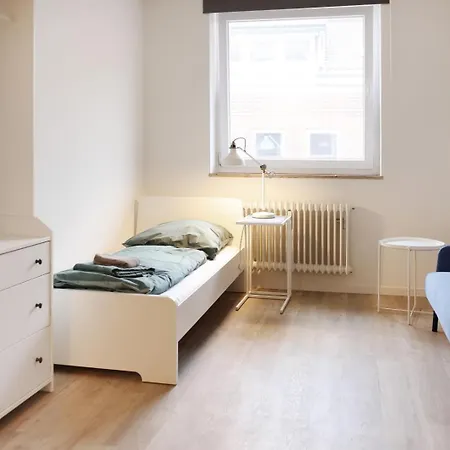 Fuer Firmen In Oldenburg In Holstein, 1 Zi Apt, Super Zentral Apartament *
