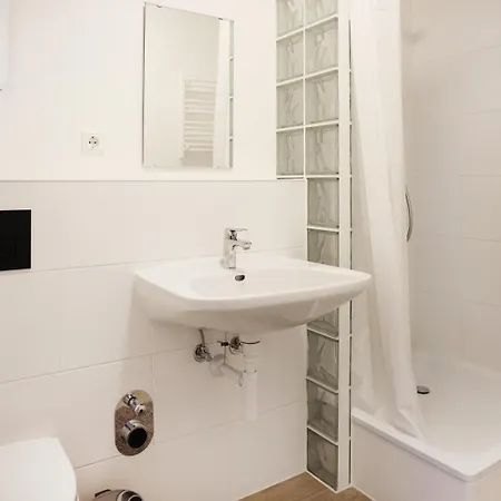 Fuer Firmen In Oldenburg In Holstein, 1 Zi Apt, Super Zentral Oldenburg in Holstein